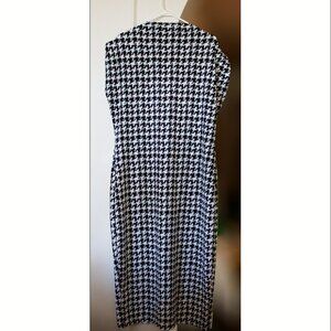 Houndstooth Pattern Plus Size Dress / 3XL / 100 % Polyester / Stretched